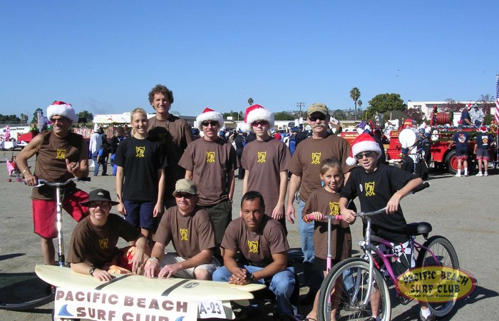 pb-xmas-parade1-2004